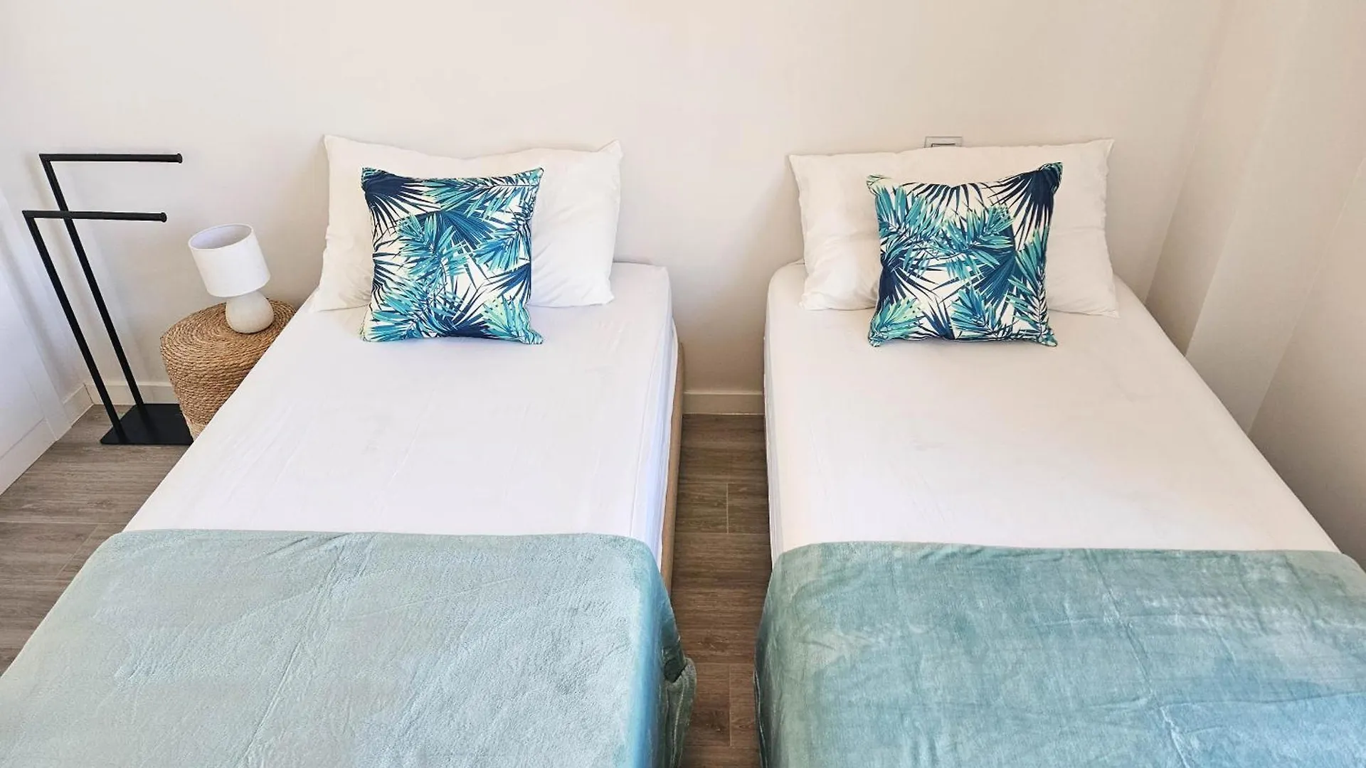 2 Bed Apartment In Le Mirage Iii, Cancelada Estepona